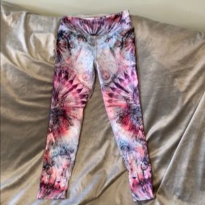 Evolution and Creation workout leggings crop